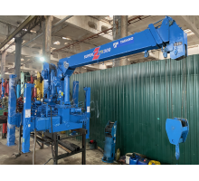 Манипулятор TADANO 304 с высокими лапами.